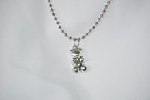 Cargar imagen en el visor de la galería, Tiny Bear silver
