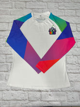 Cargar imagen en el visor de la galería, WHITE RAINBOW LABBY SHIRT
