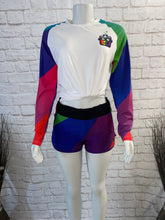 Cargar imagen en el visor de la galería, WHITE RAINBOW LABBY SHIRT
